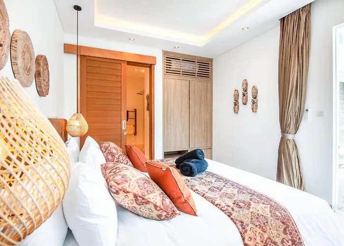 Seaside Haven Charming 4Br Villa, 5 Min To Beach Villa