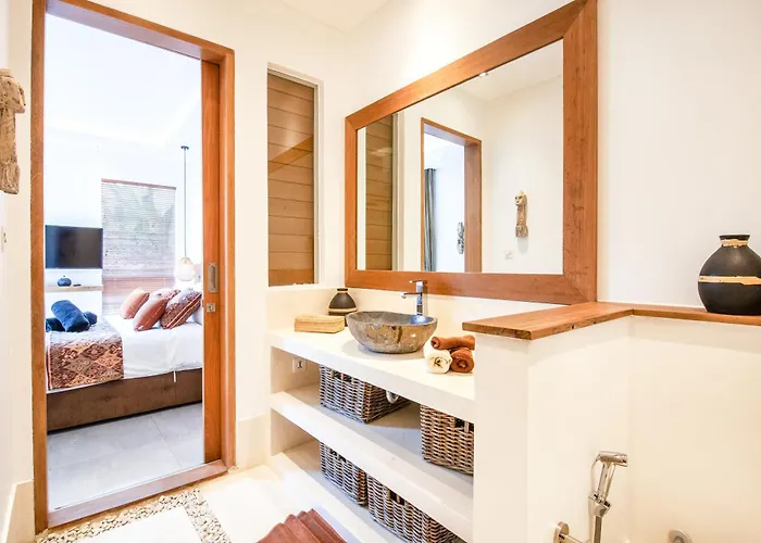 Seaside Haven Charming 4Br Villa, 5 Min To Beach *