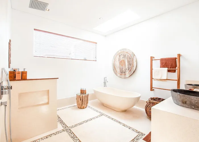 Villa Seaside Haven Charming 4Br Villa, 5 Min To Beach *